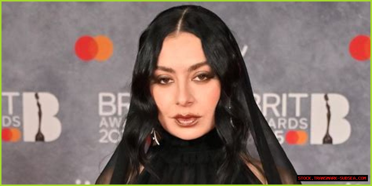 Unveiling The Allure Of Charlie XCX: A Closer Look At Charlie XCX Tits